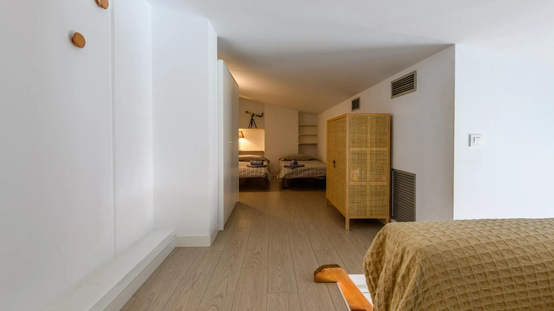 Duplex Sa Tarongeta - 5' Playa I Vistas I Terraza 20M2 I Ascensor I Equipado Apartment Cadaques 0*,  Spain