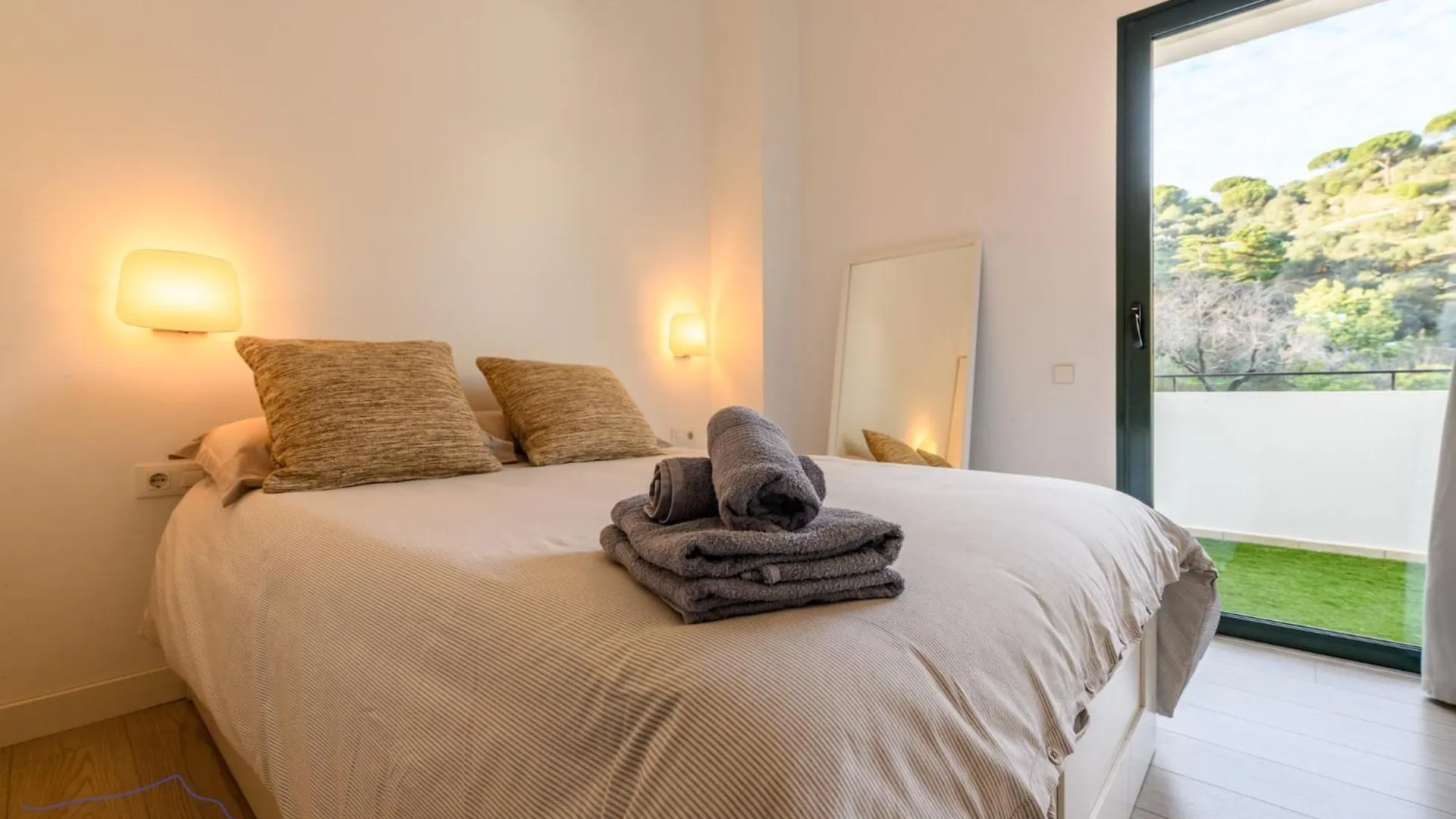 Duplex Sa Tarongeta - 5' Playa I Vistas I Terraza 20M2 I Ascensor I Equipado Apartment Cadaques Spain